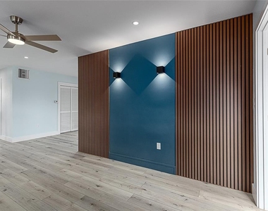 3208 Pinetree Street - Photo Thumbnail 4