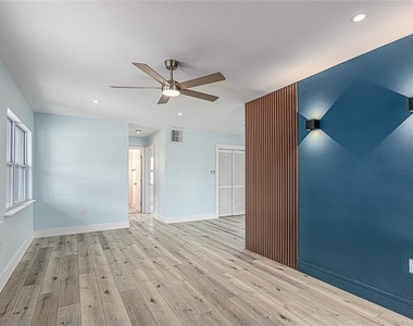 3208 Pinetree Street - Photo Thumbnail 3