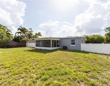 3208 Pinetree Street - Photo Thumbnail 22