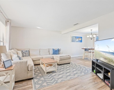 1197 Southfork Court - Photo Thumbnail 3