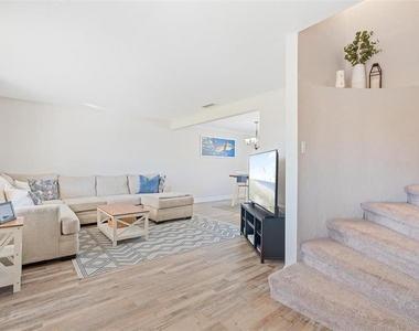 1197 Southfork Court - Photo Thumbnail 6