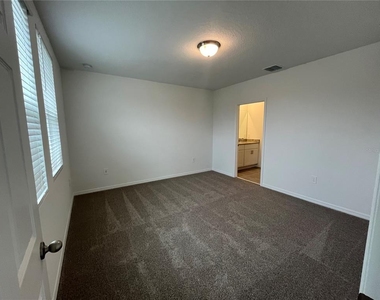 4973 Kaia Avenue - Photo Thumbnail 11
