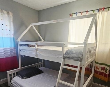 7714 Deleuil Avenue - Photo Thumbnail 7