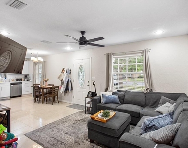 4215 W Bay Vista Avenue - Photo Thumbnail 7