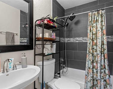 4215 W Bay Vista Avenue - Photo Thumbnail 15
