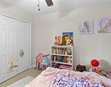 4215 W Bay Vista Avenue - Photo Thumbnail 17