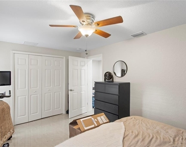 4215 W Bay Vista Avenue - Photo Thumbnail 10