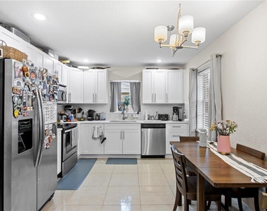 4215 W Bay Vista Avenue - Photo Thumbnail 3