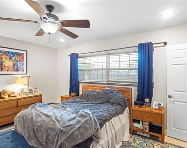 4215 W Bay Vista Avenue - Photo Thumbnail 12