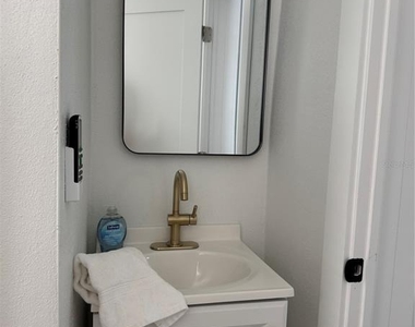 111 86th Avenue - Photo Thumbnail 10
