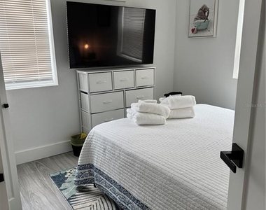 111 86th Avenue - Photo Thumbnail 5