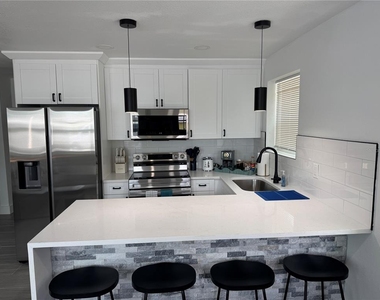 111 86th Avenue - Photo Thumbnail 2