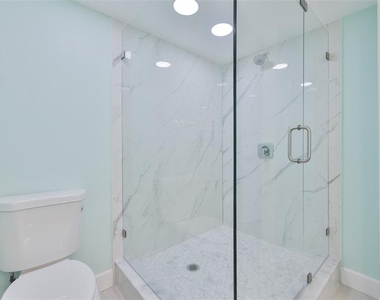 812 Bahia Del Sol Drive - Photo Thumbnail 20