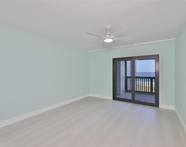 812 Bahia Del Sol Drive - Photo Thumbnail 16