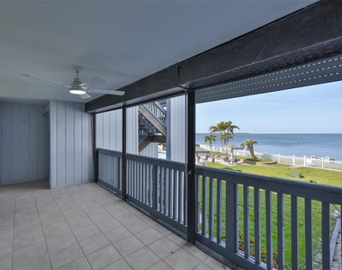 812 Bahia Del Sol Drive - Photo Thumbnail 2