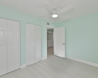 812 Bahia Del Sol Drive - Photo Thumbnail 22