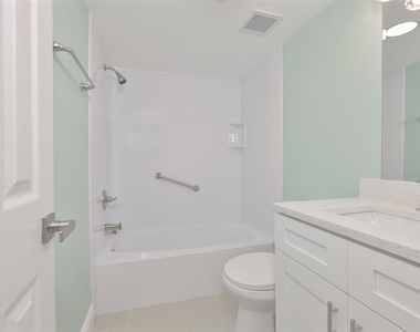 812 Bahia Del Sol Drive - Photo Thumbnail 23