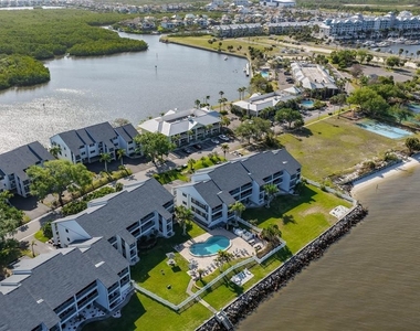812 Bahia Del Sol Drive - Photo Thumbnail 30