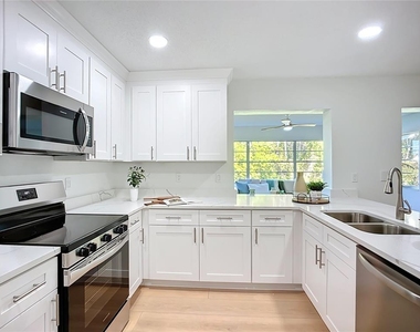 2014 Hampstead Circle - Photo Thumbnail 8