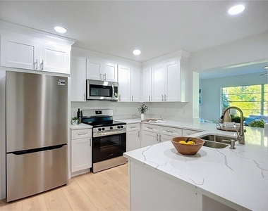2014 Hampstead Circle - Photo Thumbnail 7