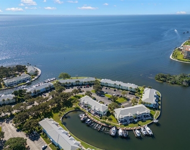 5243 Beach Drive Se - Photo Thumbnail 39