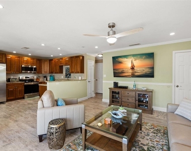 5243 Beach Drive Se - Photo Thumbnail 7