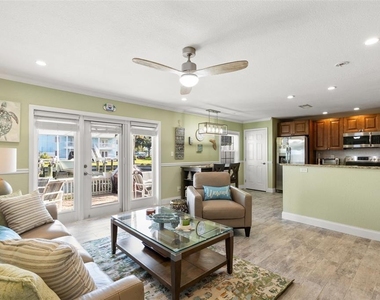 5243 Beach Drive Se - Photo Thumbnail 3
