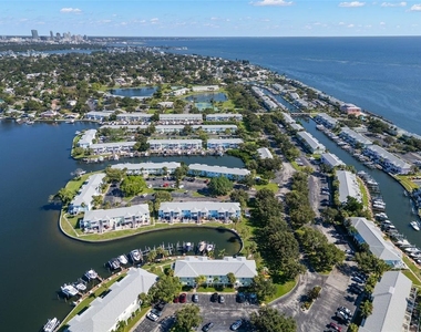 5243 Beach Drive Se - Photo Thumbnail 43