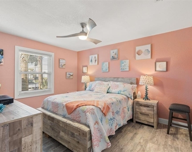 5243 Beach Drive Se - Photo Thumbnail 21