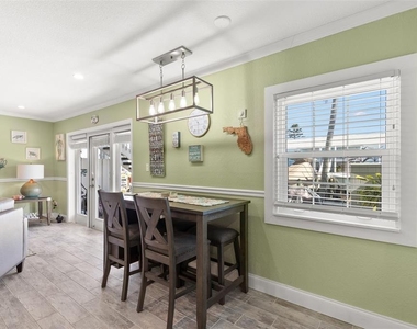 5243 Beach Drive Se - Photo Thumbnail 13