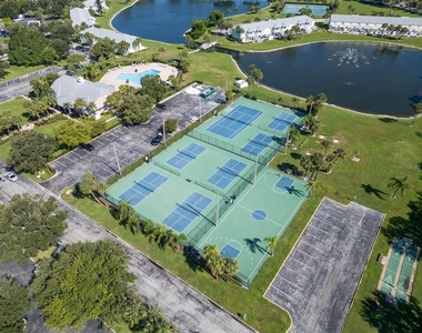 5243 Beach Drive Se - Photo Thumbnail 31