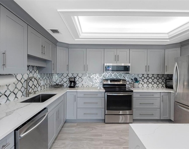 1501 Gulf Boulevard - Photo Thumbnail 6
