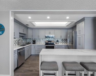 1501 Gulf Boulevard - Photo Thumbnail 5