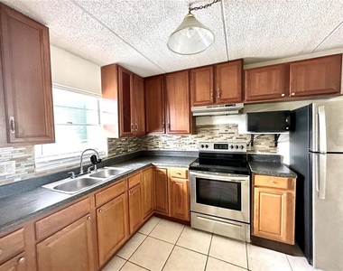 2830 Somerset Park Drive - Photo Thumbnail 1