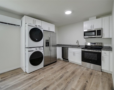 767 1/2 19th Avenue S - Photo Thumbnail 8