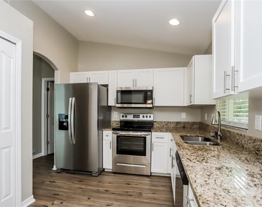 2550 Comet Lane - Photo Thumbnail 4