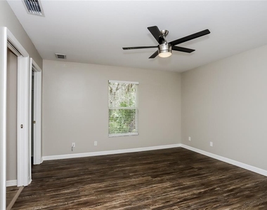 2550 Comet Lane - Photo Thumbnail 12