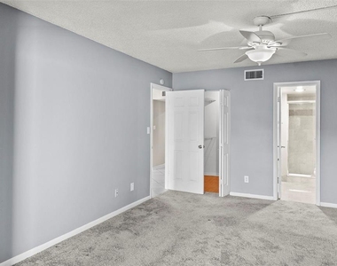 1918 Pelican Landing Boulevard - Photo Thumbnail 15