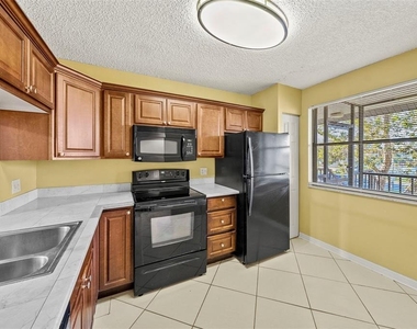 1918 Pelican Landing Boulevard - Photo Thumbnail 12