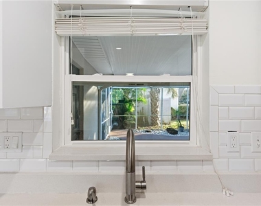 327 Sunny Lane - Photo Thumbnail 6