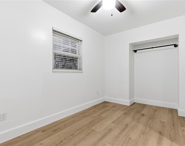 327 Sunny Lane - Photo Thumbnail 21