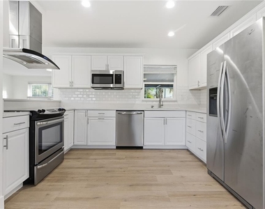 327 Sunny Lane - Photo Thumbnail 3