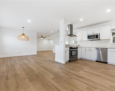327 Sunny Lane - Photo Thumbnail 2