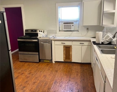 108 S Willow Avenue - Photo Thumbnail 5
