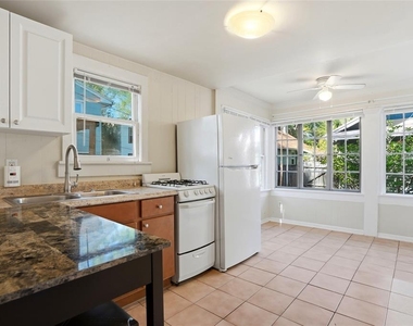 725 8th Street N - Photo Thumbnail 2