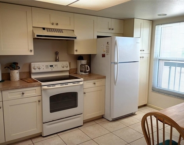1806 Mariner Drive - Photo Thumbnail 9