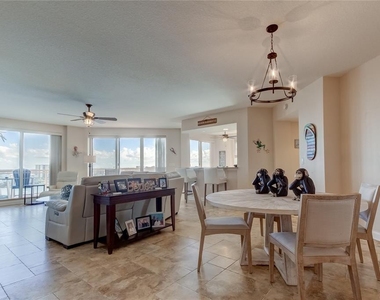 521 Mandalay Avenue - Photo Thumbnail 3