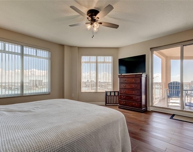 521 Mandalay Avenue - Photo Thumbnail 1