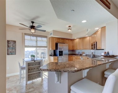 521 Mandalay Avenue - Photo Thumbnail 4