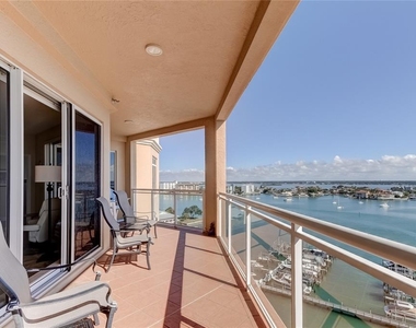 521 Mandalay Avenue - Photo Thumbnail 17